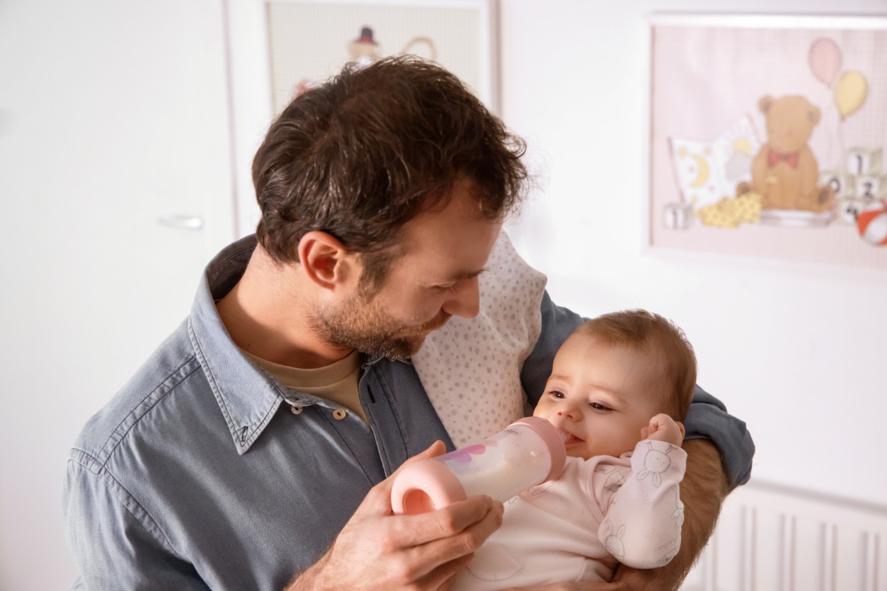 CÓMO PASAR DE PECHO A BIBERÓN DE MANERA SENCILLA 